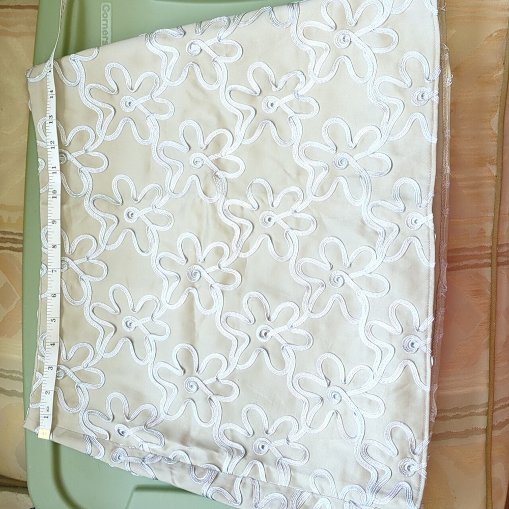 Sevier skirt taupe with squiggly gray embroidery